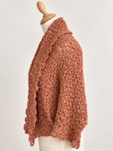 Carica l'immagine nel visualizzatore di Gallery, INCRESPATURE– Cardigan Scaldaspalle all'uncinetto | Pattern PDF