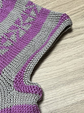 Carica l'immagine nel visualizzatore di Gallery, TOFFEE Poncho - Gilet Oversize a maglia | Pattern PDF