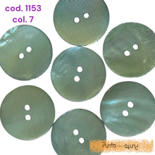 Carica l'immagine nel visualizzatore di Gallery, Bottone Madreperla - cod 1153
