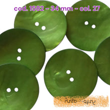 Carica l'immagine nel visualizzatore di Gallery, Bottoni Madreperla Colarata Vintage - cod 1582 - 34 mm
