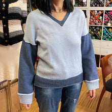 Carica l'immagine nel visualizzatore di Gallery, maglione doppio colore
