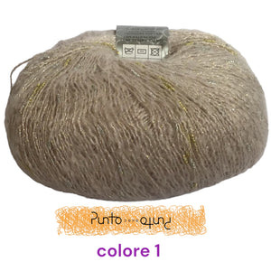 Miss Tricot FASCINATOR