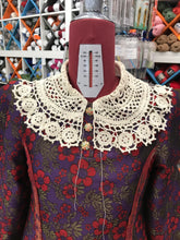 Carica l'immagine nel visualizzatore di Gallery, lavori per uno studente moda
