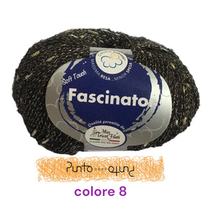 Miss Tricot FASCINATOR